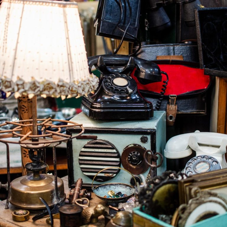 Objets de brocante pour inspiration décoration intérieure – Pépite Montreuil